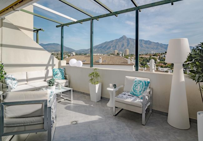 Apartment in Nueva andalucia - SAD - Spacious 2 bedroom duplex Puerto Banus