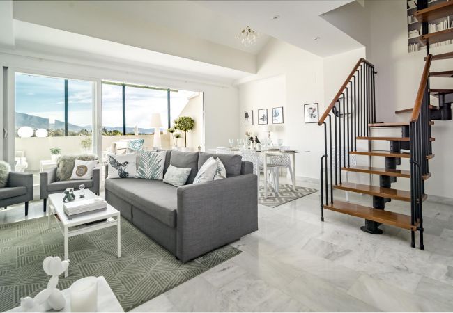 Apartment in Nueva andalucia - SAD - Spacious 2 bedroom duplex Puerto Banus