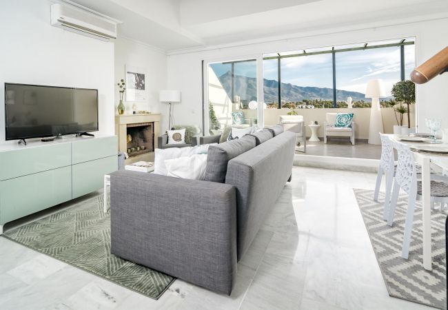 Apartment in Nueva andalucia - SAD - Spacious 2 bedroom duplex Puerto Banus