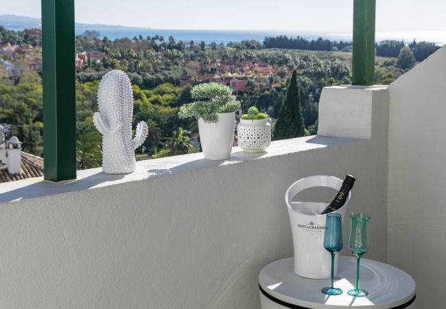 Apartment in Nueva andalucia - SAD - Spacious 2 bedroom duplex Puerto Banus