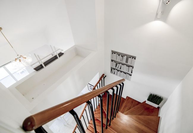 Apartment in Nueva andalucia - SAD - Spacious 2 bedroom duplex Puerto Banus