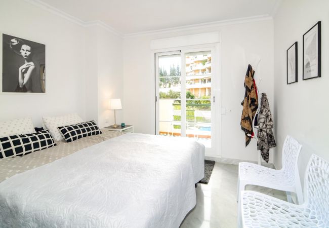 Apartment in Nueva andalucia - SAD - Spacious 2 bedroom duplex Puerto Banus