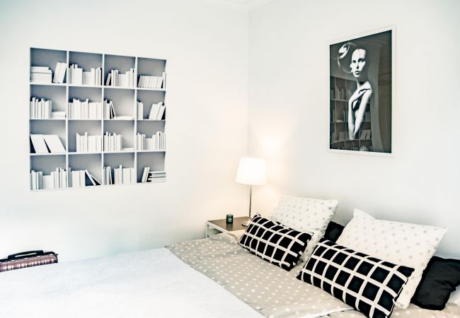 Apartment in Nueva andalucia - SAD - Spacious 2 bedroom duplex Puerto Banus