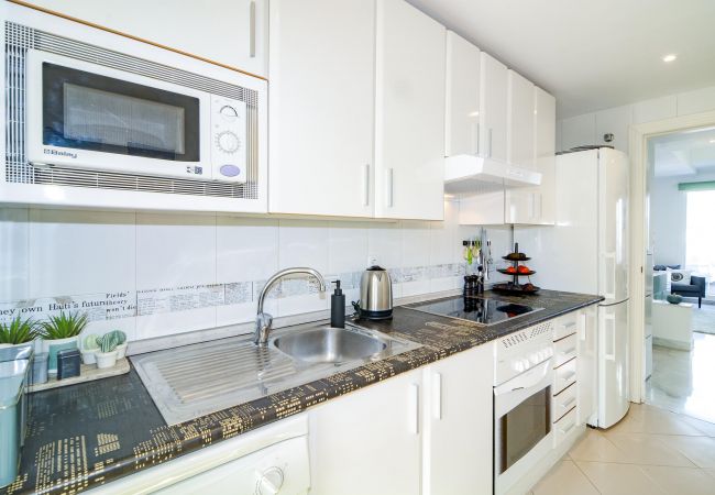 Apartment in Nueva andalucia - SAD - Spacious 2 bedroom duplex Puerto Banus
