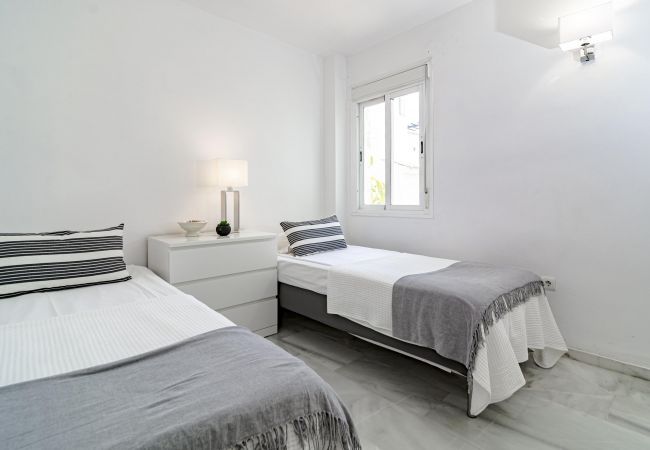 Apartment in Puerto Banus - LNM16- Comfortable apartment next to Puerto Banus