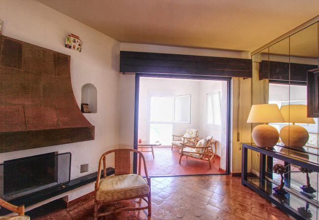 Apartment in Marbella - 1079 - FRONTLINE PUERTO BANUS APARTMENT