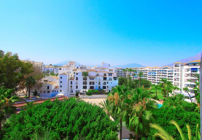 Apartment in Marbella - 1079 - FRONTLINE PUERTO BANUS APARTMENT