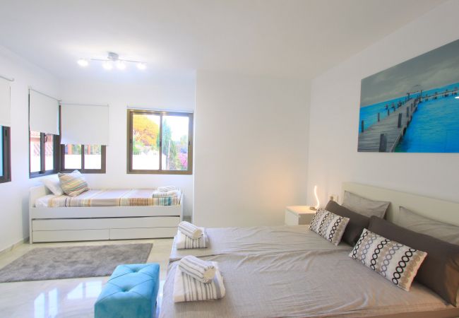 Apartment in Marbella - 1080 - GOLDEN BEACH JACUZZI