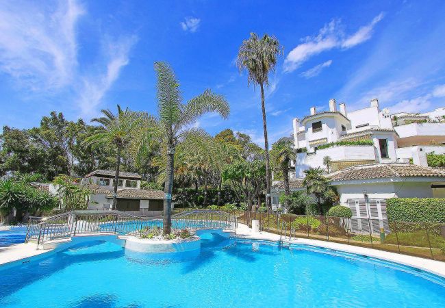 Apartment in Marbella - 1081 - Golden Beach jacuzzi