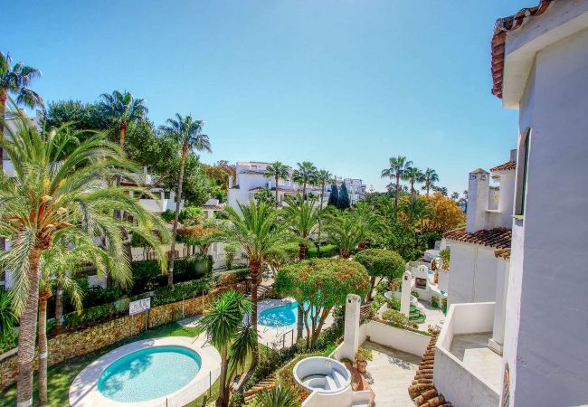 Apartment in Marbella - 1081 - Golden Beach jacuzzi