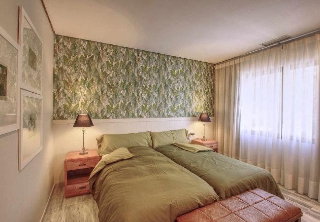 Apartment in Marbella - 1081 - Golden Beach jacuzzi