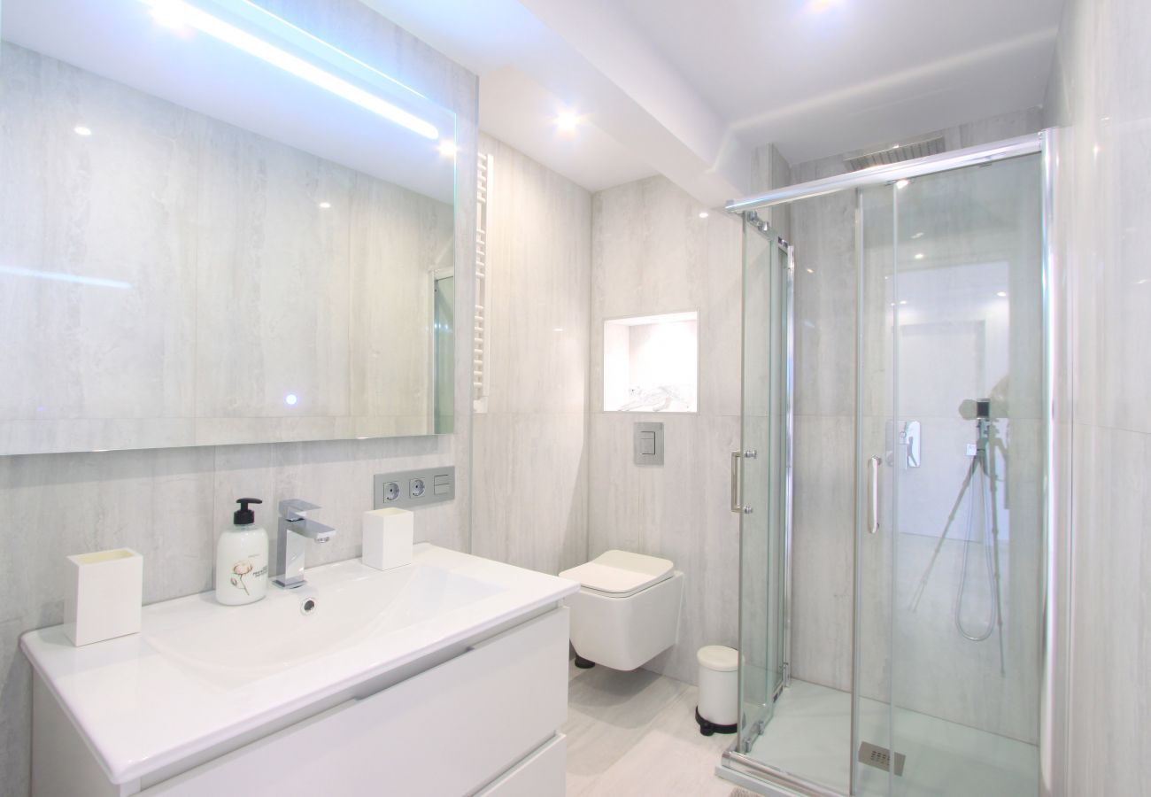 Apartment in Marbella - MODERN BEACH PENTHOUSE