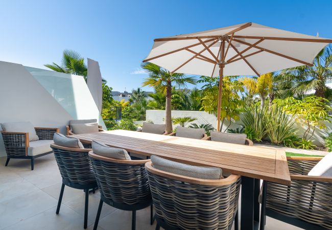 Townhouse in La Cala de Mijas - Luxurious Townhouse & Rooftop Plunge Pool