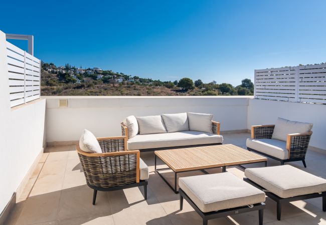 Townhouse in La Cala de Mijas - Luxurious Townhouse & Rooftop Plunge Pool