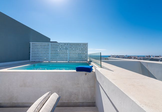 Townhouse in La Cala de Mijas - Luxurious Townhouse & Rooftop Plunge Pool