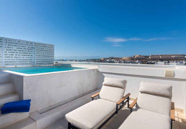 Townhouse in La Cala de Mijas - Luxurious Townhouse & Rooftop Plunge Pool