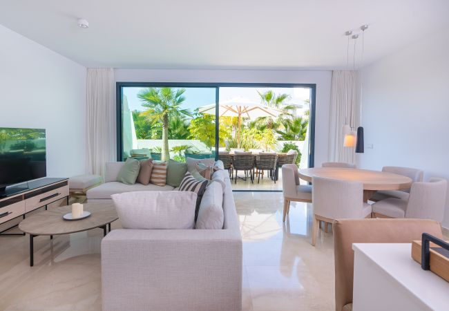 Townhouse in La Cala de Mijas - Luxurious Townhouse & Rooftop Plunge Pool