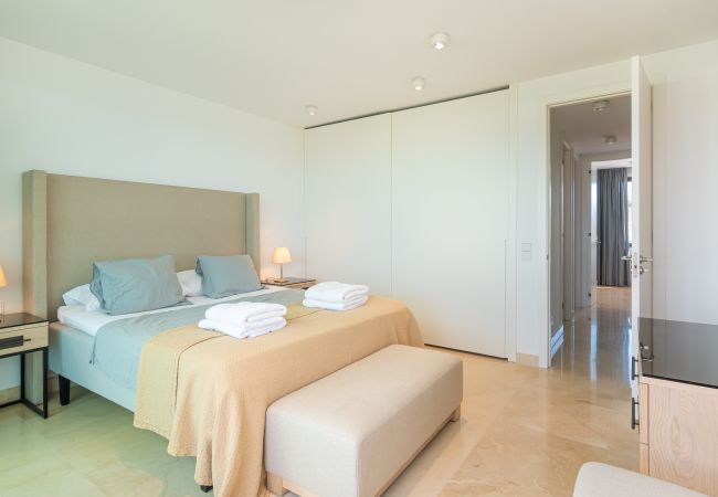 Townhouse in La Cala de Mijas - Luxurious Townhouse & Rooftop Plunge Pool