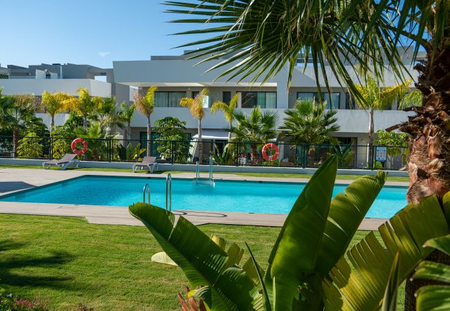 Townhouse in La Cala de Mijas - Luxurious Townhouse & Rooftop Plunge Pool