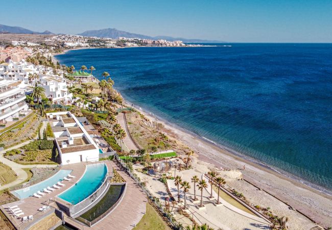 Apartment in Estepona - TE- Luxury resort, front line beach, families only