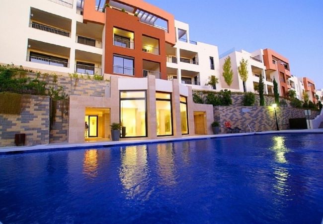 Apartment in Marbella - Luxurious Penthouse with Spa Amenities