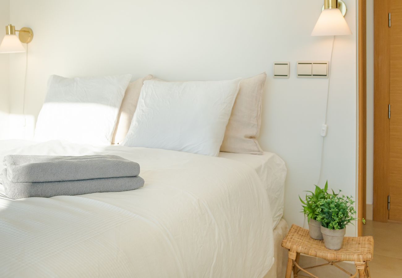 Apartment in Marbella - Luxurious Penthouse with Spa Amenities