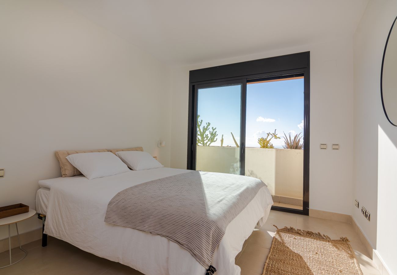 Apartment in Marbella - Luxurious Penthouse with Spa Amenities