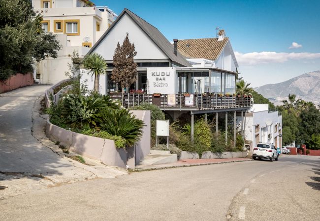 Apartment in Ojen - LJ- Modern flat with spectacular views in mountain