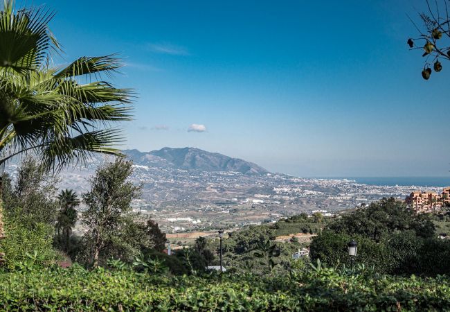Apartment in Ojen - LJ- Modern flat with spectacular views in mountain