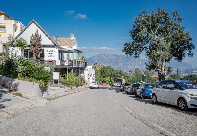 Apartment in Ojen - LJ- Modern flat with spectacular views in mountain