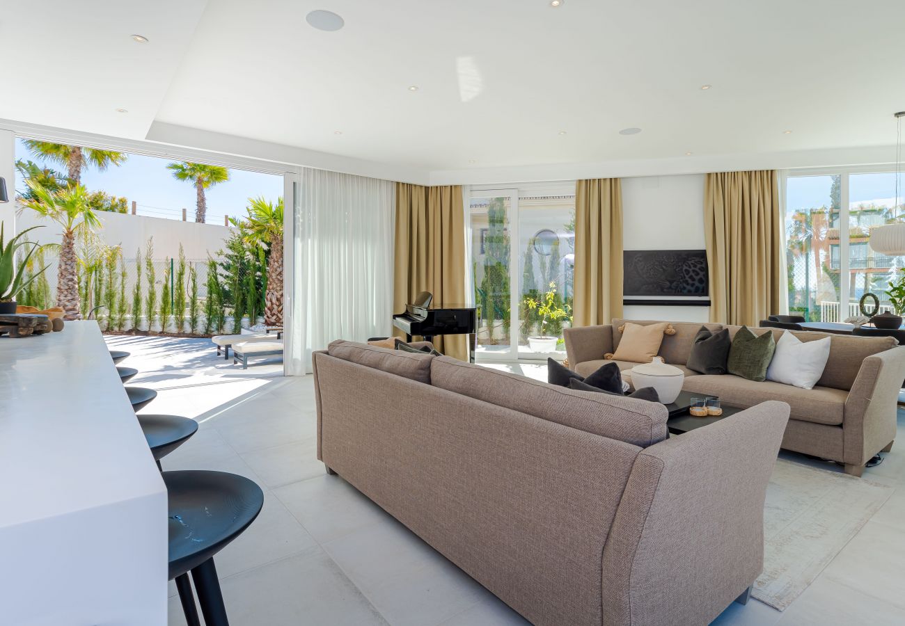 Villa in Mijas Costa - Unique & Luxurious Villa with Heated Pool!