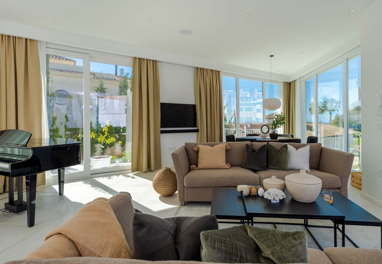 Villa in Mijas Costa - Unique & Luxurious Villa with Heated Pool!