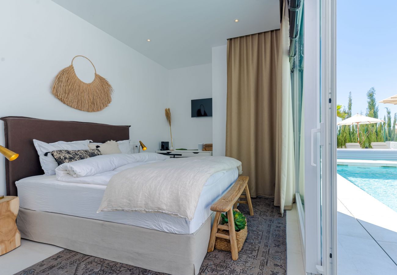 Villa in Mijas Costa - Unique & Luxurious Villa with Heated Pool!
