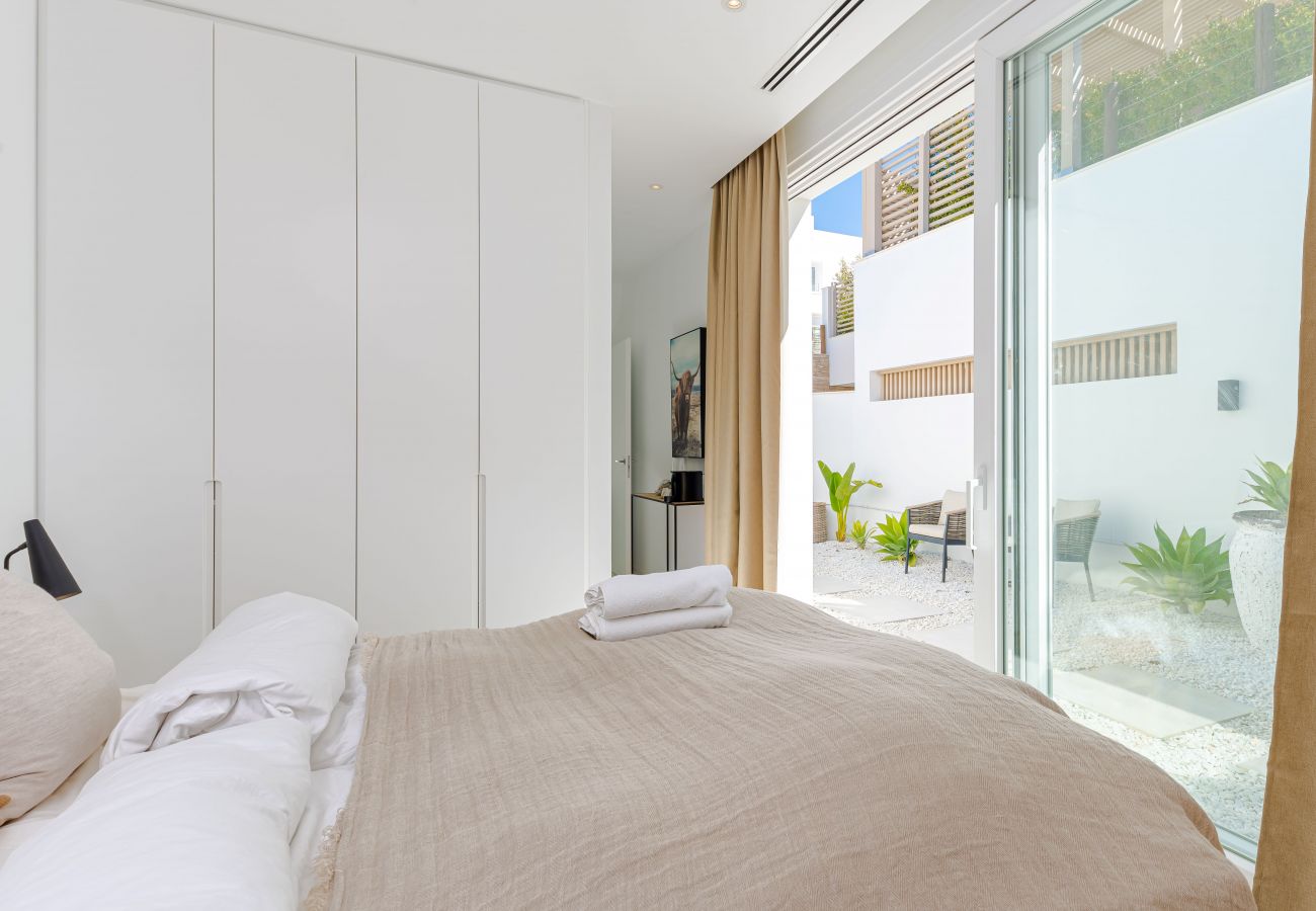 Villa in Mijas Costa - Unique & Luxurious Villa with Heated Pool!