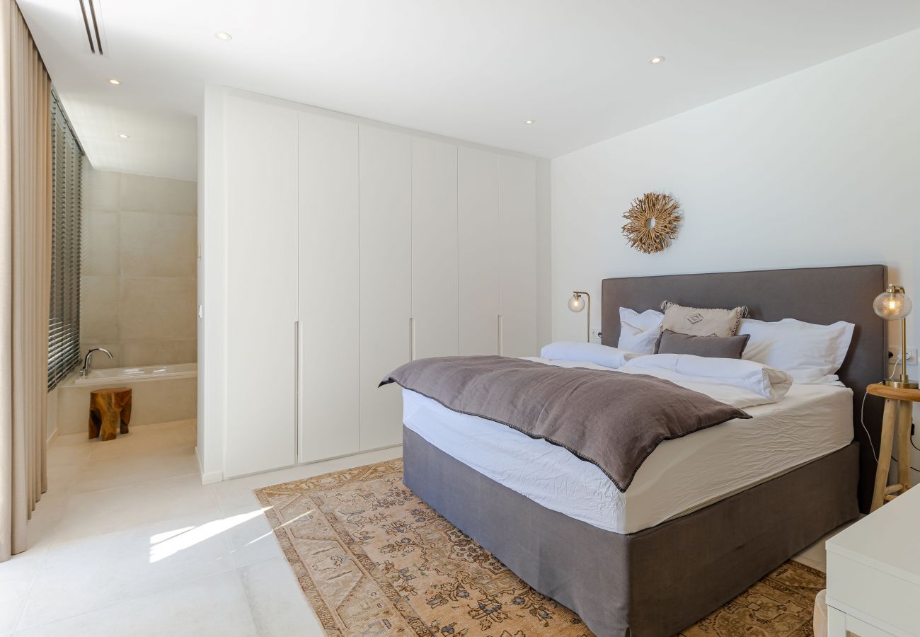 Villa in Mijas Costa - Unique & Luxurious Villa with Heated Pool!
