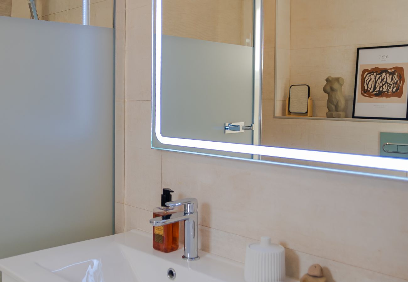 Apartment in Marbella - Penthouse in City Centre Marbella with Jacuzzi*