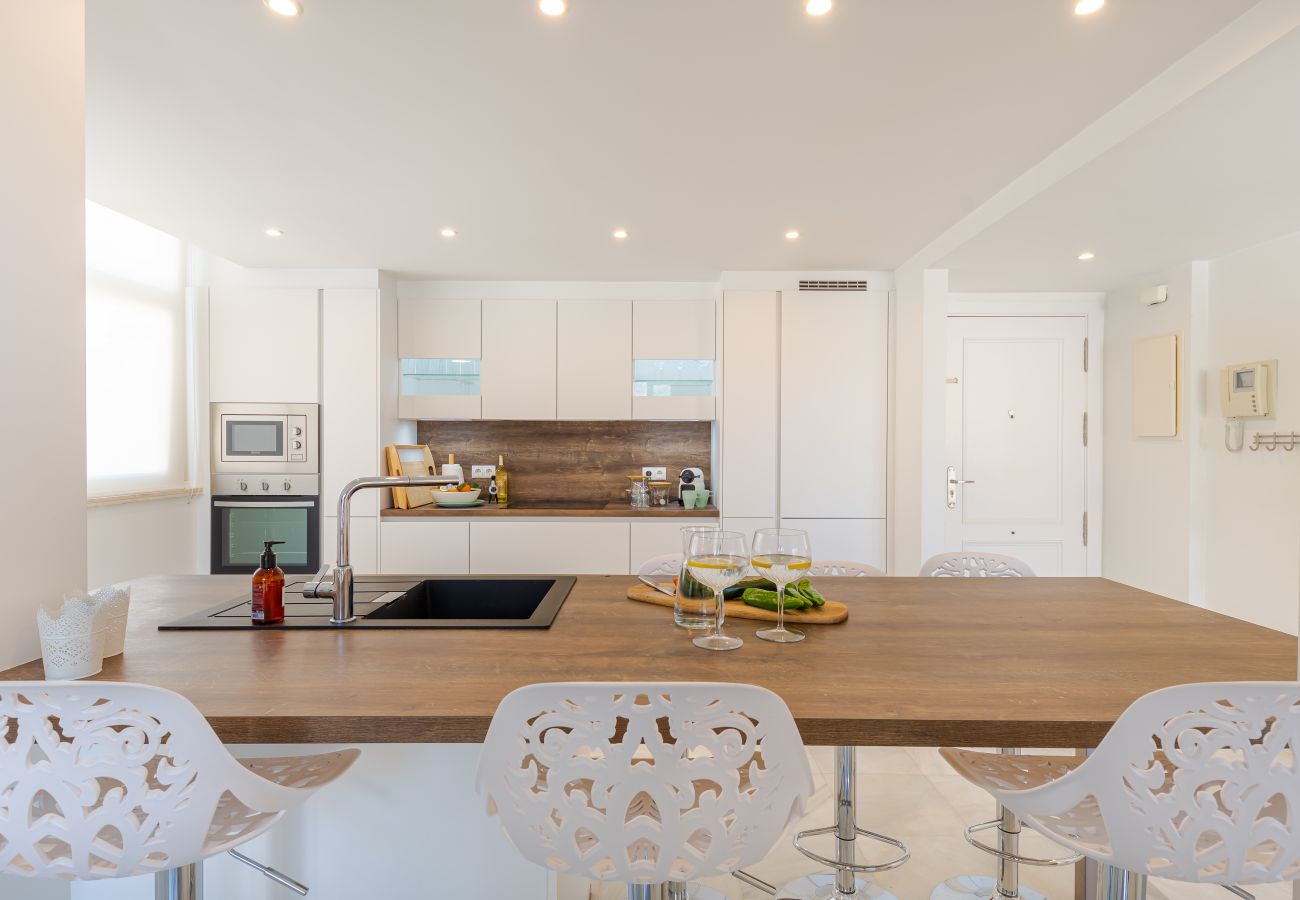 Apartment in Marbella - Penthouse in City Centre Marbella with Jacuzzi*