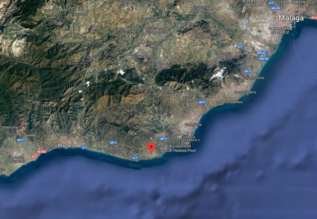 Villa in Mijas Costa - Luxury Villa Panoramic Views & Expansive Terraces