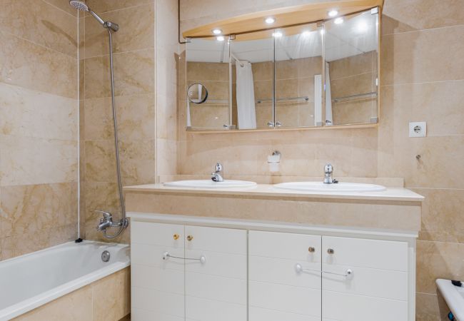 Apartment in San Pedro de Alcántara - ADB4 -City center San Pedro by Roomservices