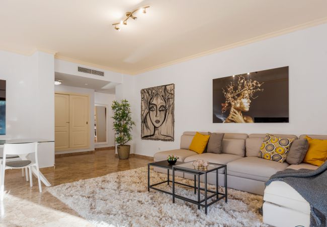 Apartment in San Pedro de Alcántara - ADB4 -City center San Pedro by Roomservices