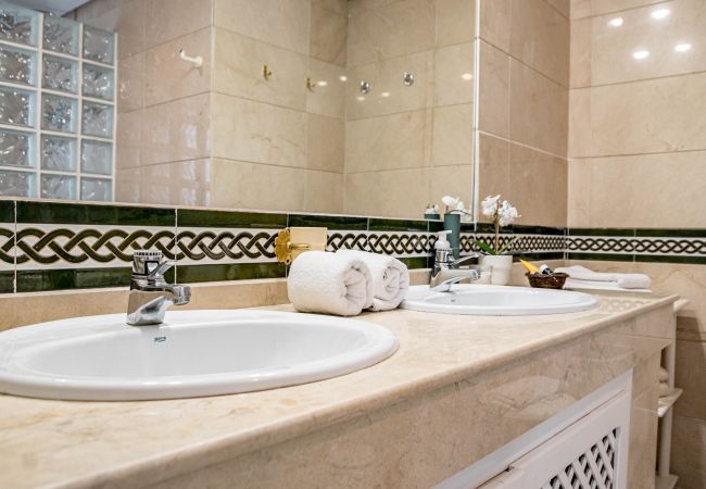 Townhouse in Benahavís - LAG - Spacious 3BR townhouse with private jacuzzi