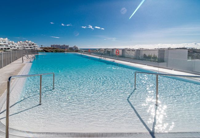 Apartment in Estepona - OV2.1B - Bright and modern 3 bedroom apartment