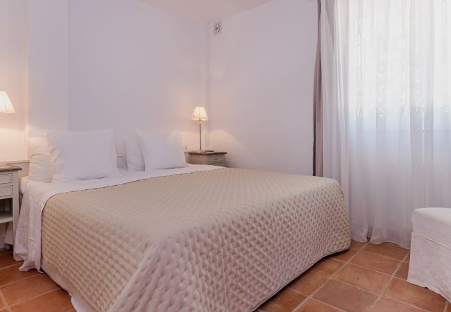 Villa in Marbella - Charming Andalusian-Style Beach Villa