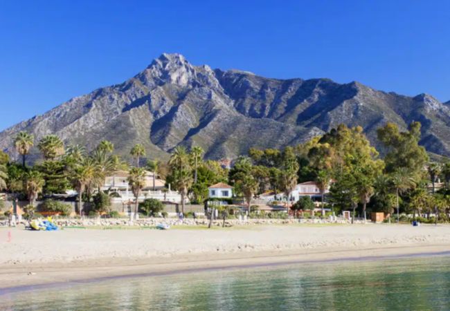 Villa in Marbella - Charming Andalusian-Style Beach Villa