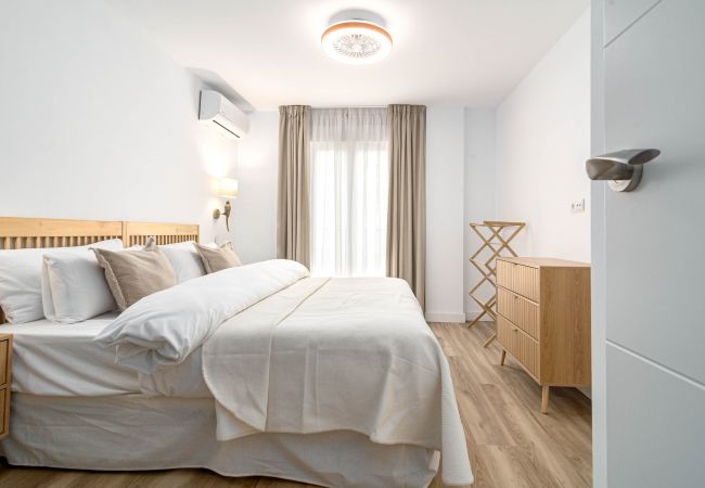 Apartment in Estepona - EAC3F- Modern & light apartment steps from the sea