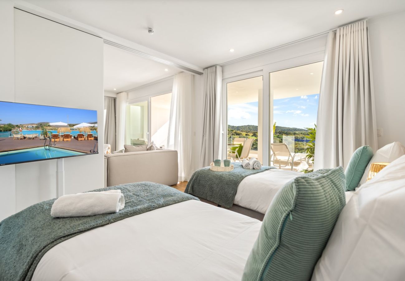 Apartment in Casares - Stylish 2-bed Apartment ALCAZABA LAGOON (2011)