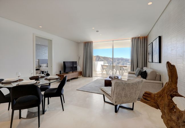 Apartment in Ojen - 3059 Luxury Escape with Sea Views in Palo Alto