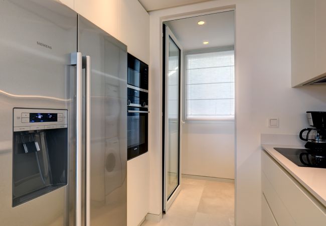 Apartment in Ojen - 3059 Luxury Escape with Sea Views in Palo Alto