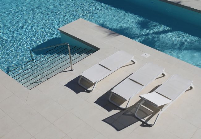 Apartment in Ojen - 3059 Luxury Escape with Sea Views in Palo Alto