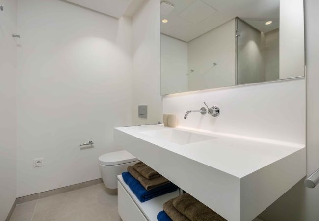 Apartment in Ojen - 3060 Apartment with extraordinary sea views in Pal